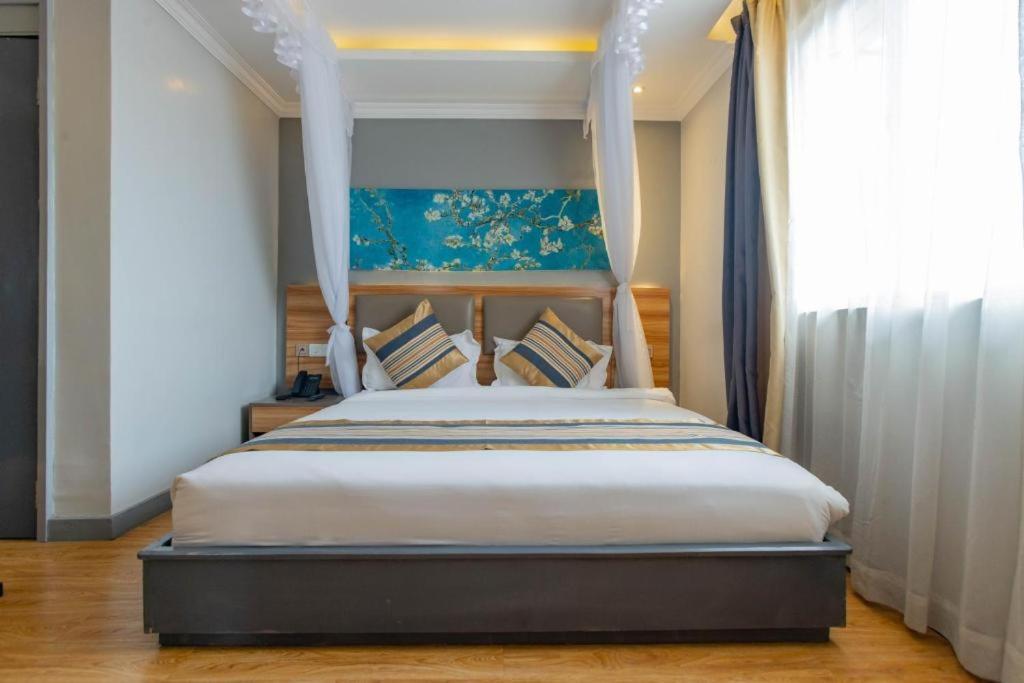 Raha Hotel & Suites Nairobi Luaran gambar